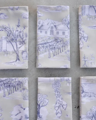 Browse our new ‘Toile du Cap’ kitchen and tableware range on our website www.robynvalerie.com 🕊️

#tablewaredesign #kitchenlinens #capedutch #capewinelands #capetowndesigner #robynvalerie #tablesettingideas #kitchenware #robynvaleriedesign